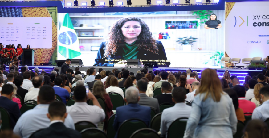 Ministra Esther Dweck na abertura do XV Congresso Consad